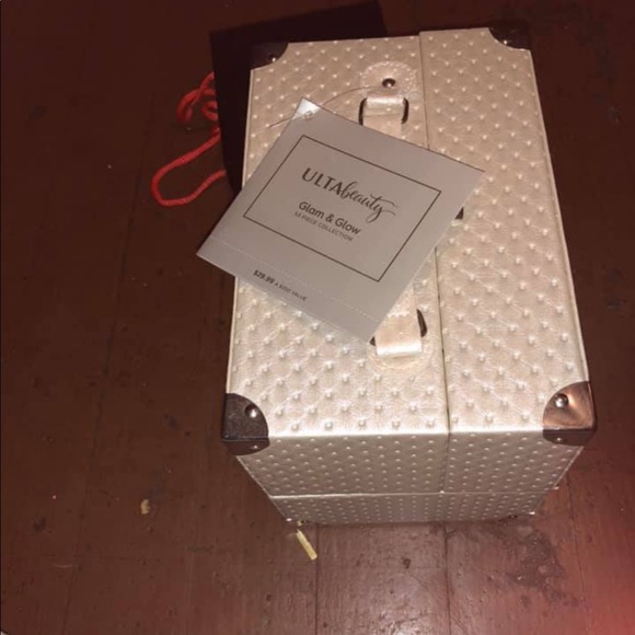 Ultra makeup - Picture 2 of 2